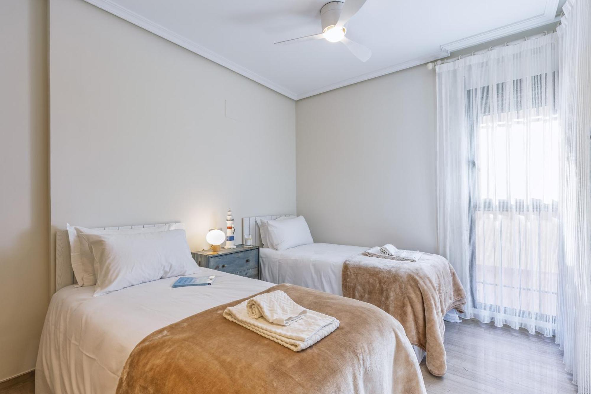 Kanaloa Javea Luaran gambar