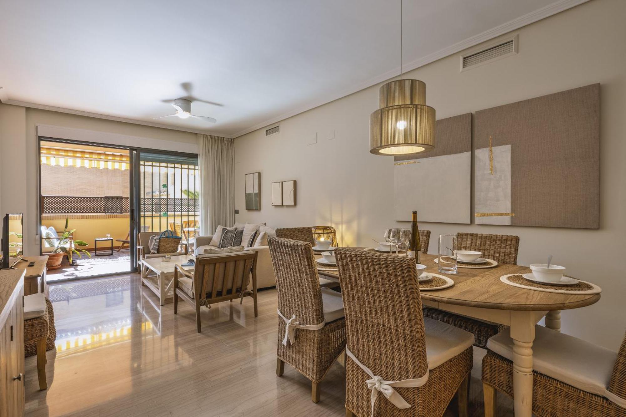 Kanaloa Javea Luaran gambar