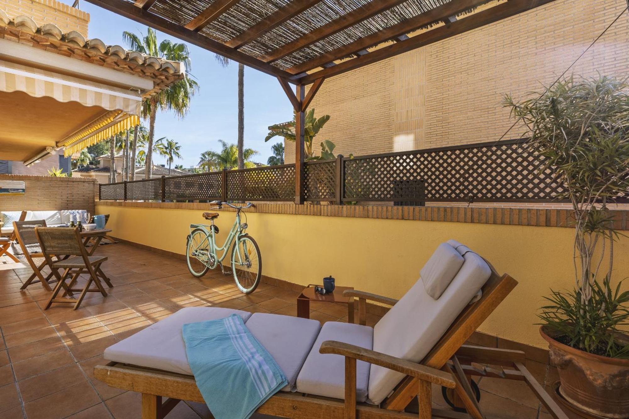 Kanaloa Javea Luaran gambar