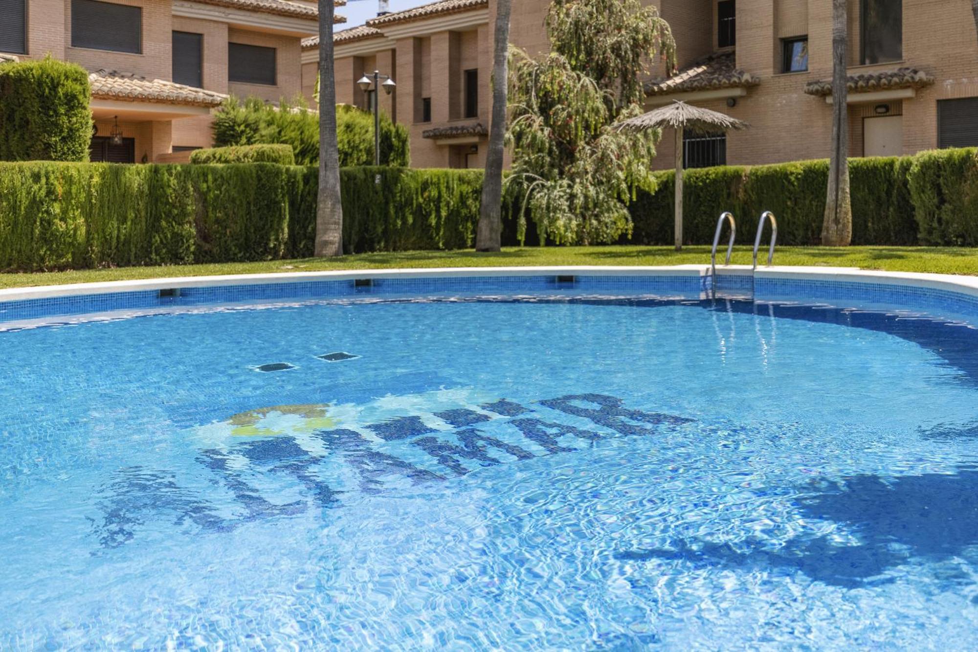 Kanaloa Javea Luaran gambar