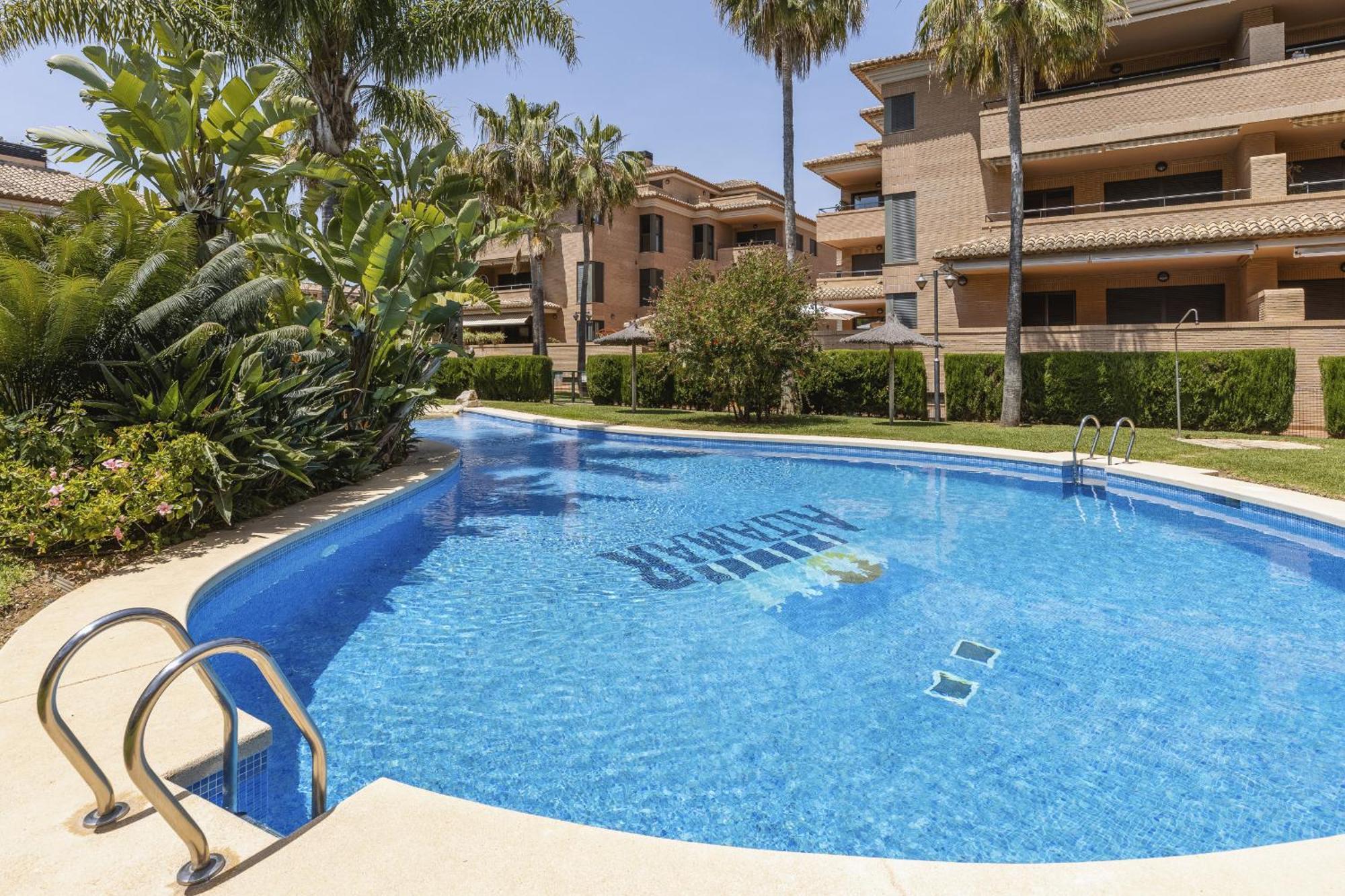 Kanaloa Javea Luaran gambar