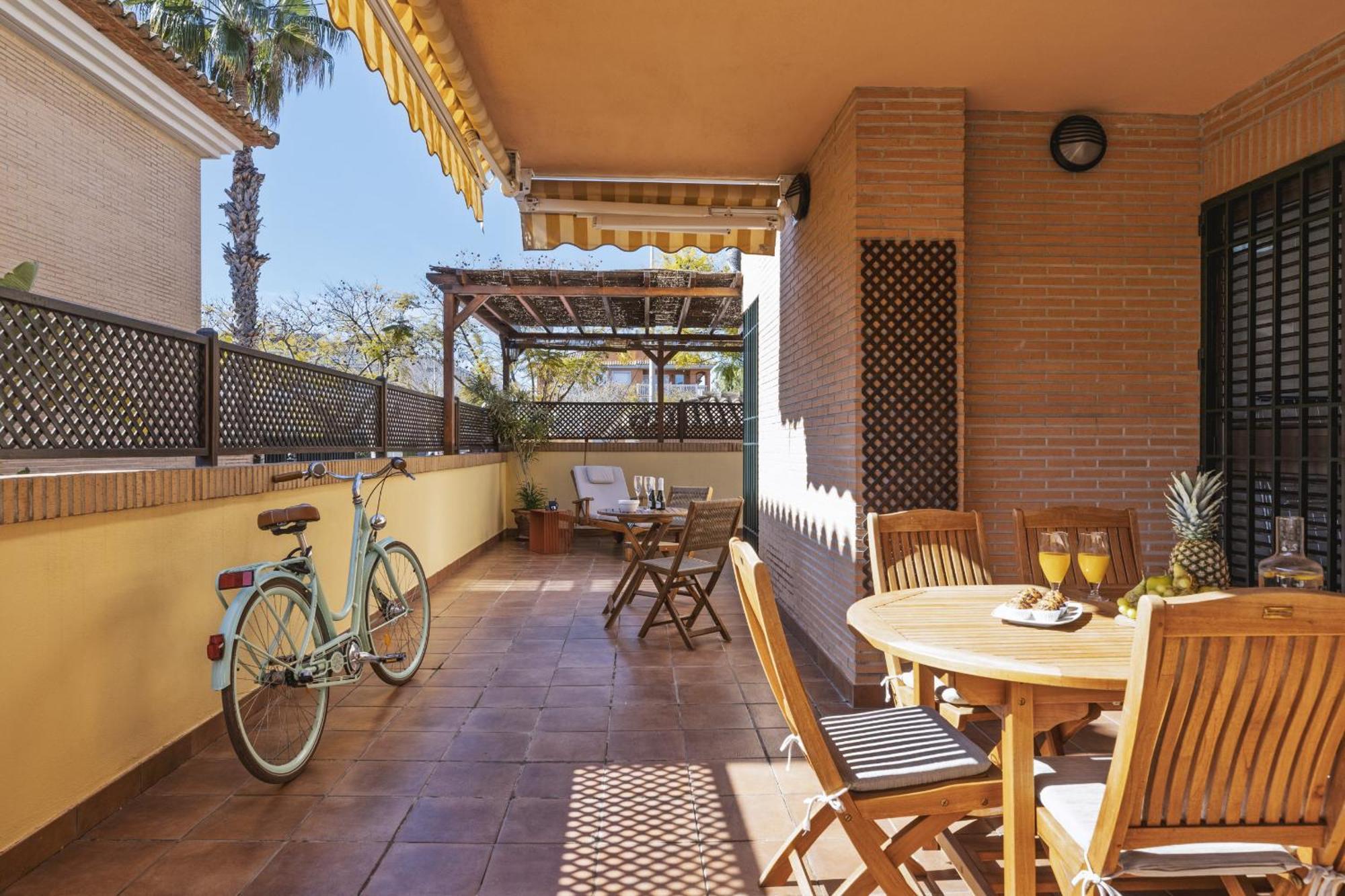 Kanaloa Javea Luaran gambar